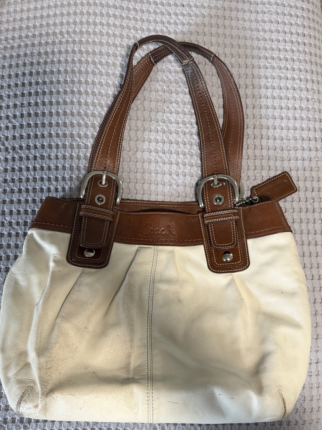Vintage Coach Two-Tone Leather Shoulder Bag In White And Brown